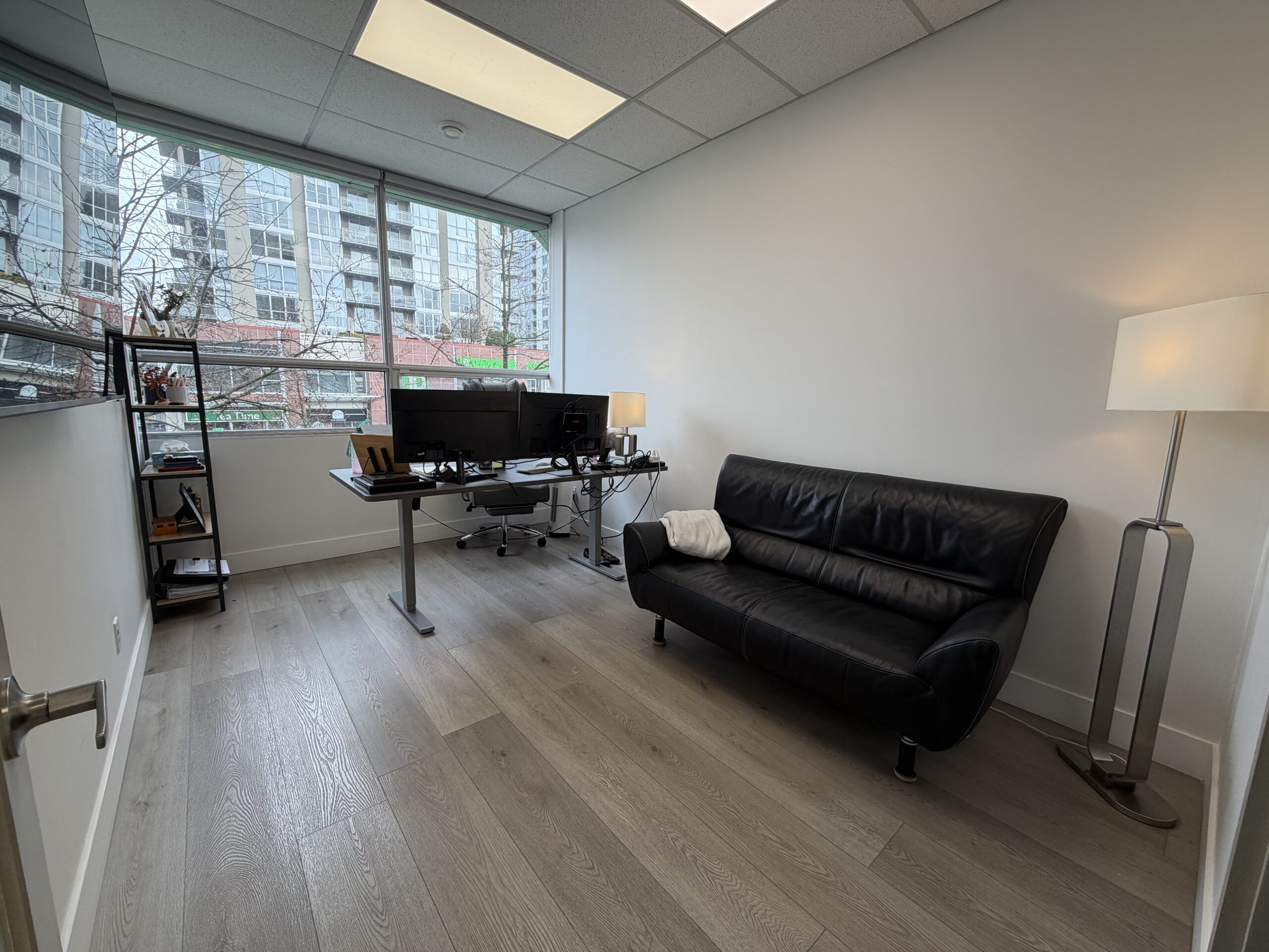 Read more about the article Private Office in Central Lonsdale | Shared Workspace Benefits